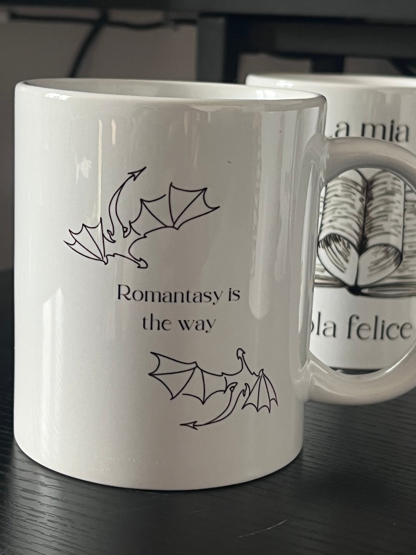 Tazza “romantasy is the way”